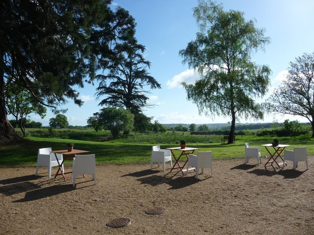Bed and Breakfast Domaine De Savigny Saint-Saulge Екстер'єр фото